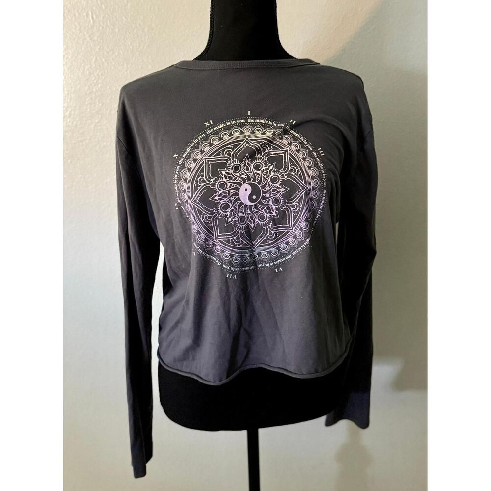 Grayson Threads Yin Yang Mandala Long Sleeve Crop Top Gray Size Small MINT